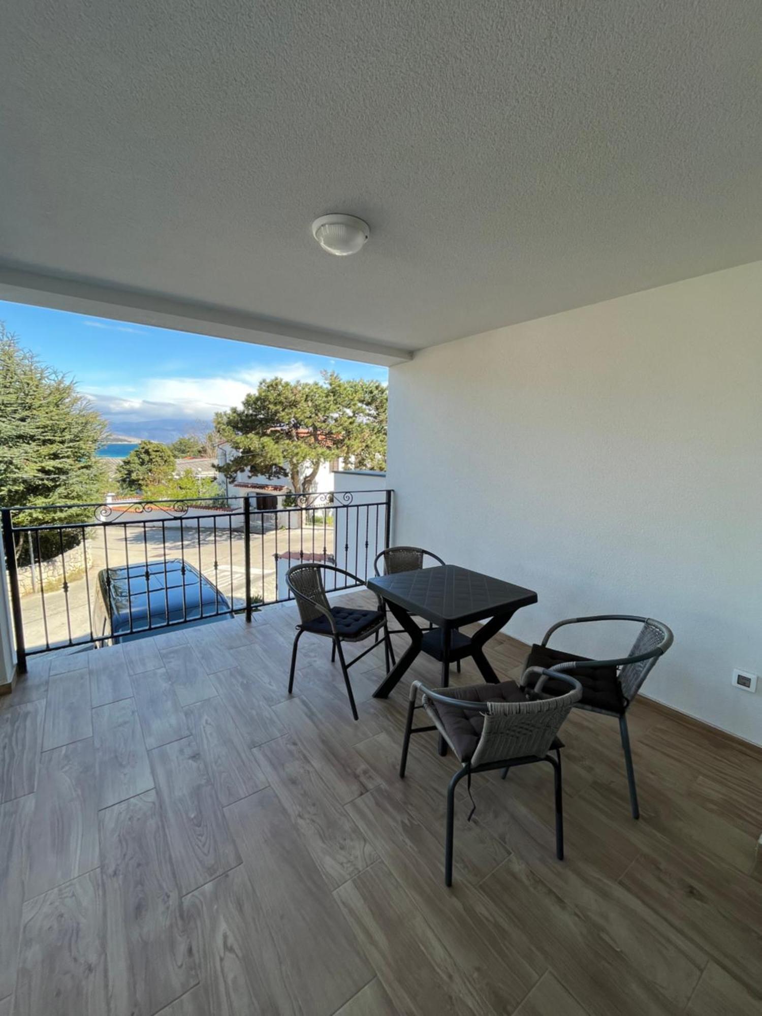 Apartments Amore Baska  Bagian luar foto