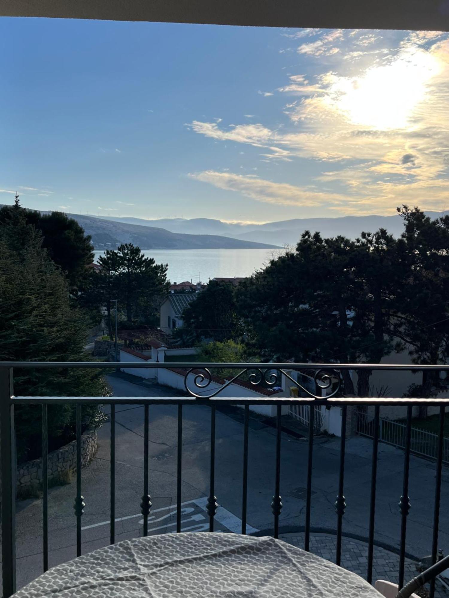 Apartments Amore Baska  Bagian luar foto