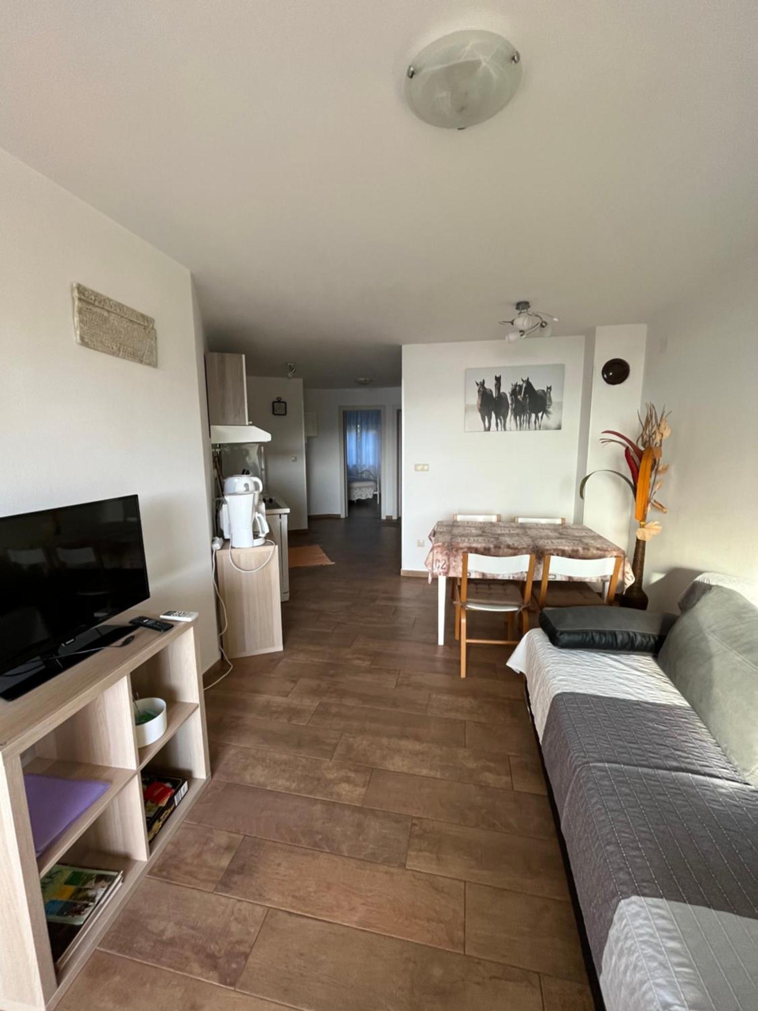 Apartments Amore Baska  Bagian luar foto