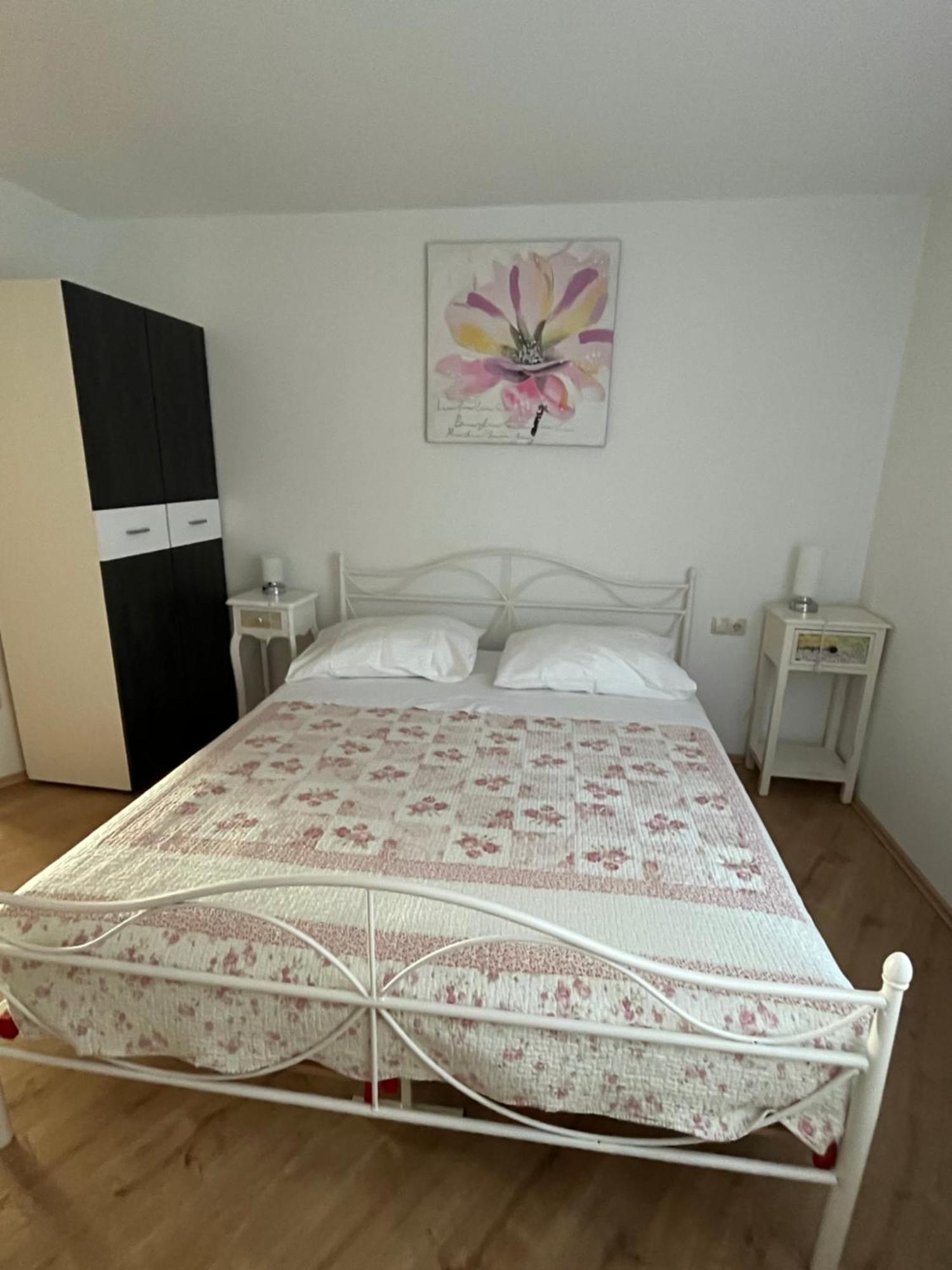 Apartments Amore Baska  Bagian luar foto